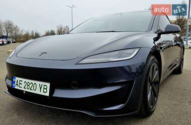Седан Tesla Model 3 2024 в Дніпрі