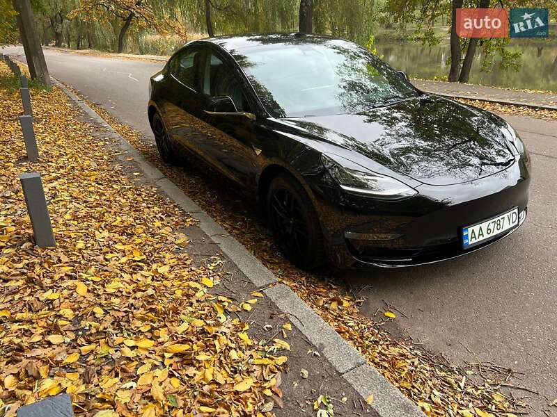 Седан Tesla Model 3 2019 в Киеве