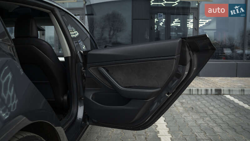 Седан Tesla Model 3 2018 в Киеве фото 12 Седан Tesla Model 3 2018 в Киеве