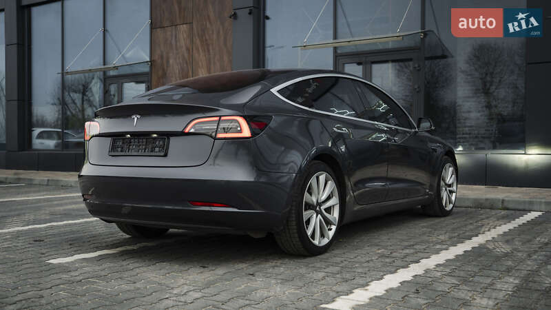 Седан Tesla Model 3 2018 в Киеве фото 18 Седан Tesla Model 3 2018 в Киеве