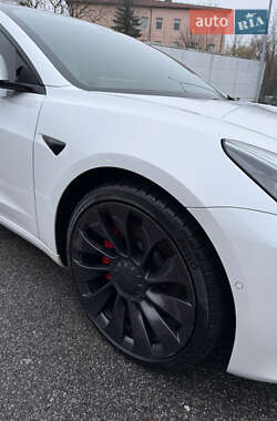 Седан Tesla Model 3 2020 в Львове