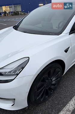 Седан Tesla Model 3 2020 в Львове