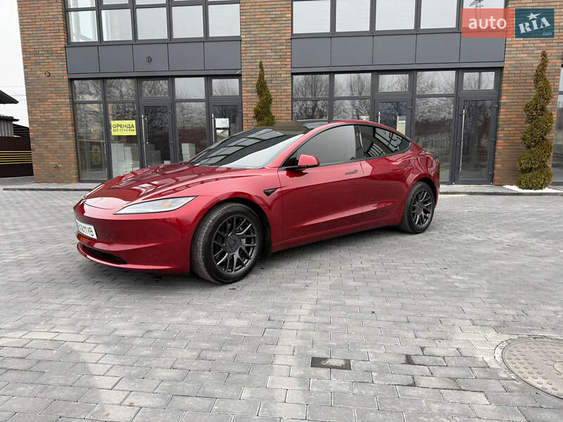Седан Tesla Model 3 2024 в Виннице