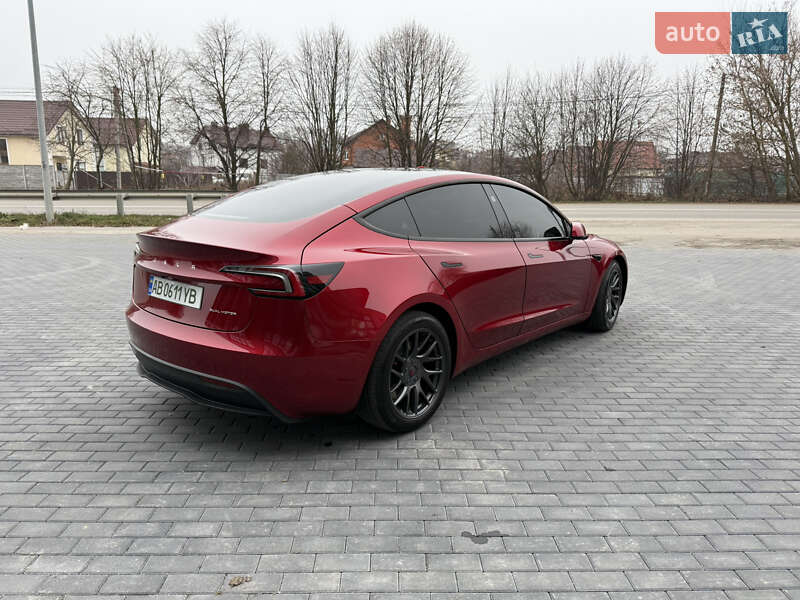 Седан Tesla Model 3 2024 в Виннице