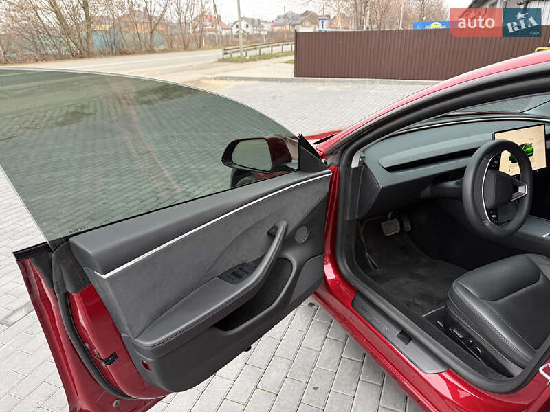 Седан Tesla Model 3 2024 в Виннице