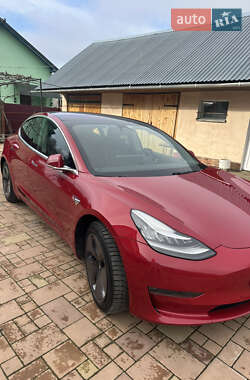 Седан Tesla Model 3 2018 в Львове