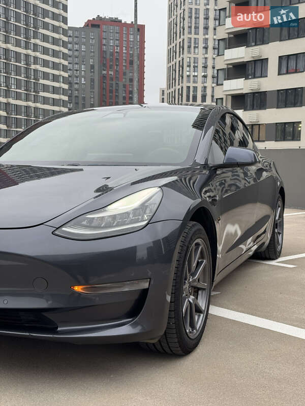 Седан Tesla Model 3 2020 в Киеве фото 5 Седан Tesla Model 3 2020 в Киеве