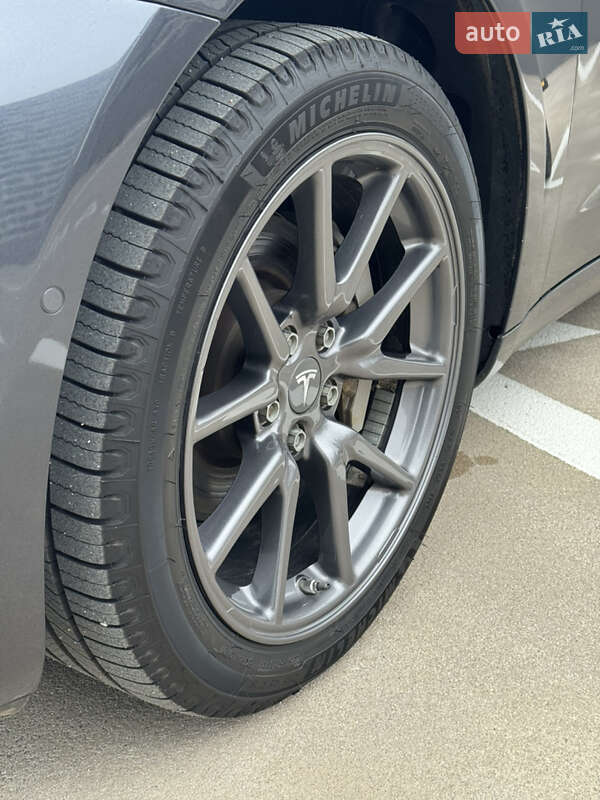 Седан Tesla Model 3 2020 в Киеве фото 15 Седан Tesla Model 3 2020 в Киеве