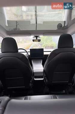 Седан Tesla Model 3 2021 в Днепре