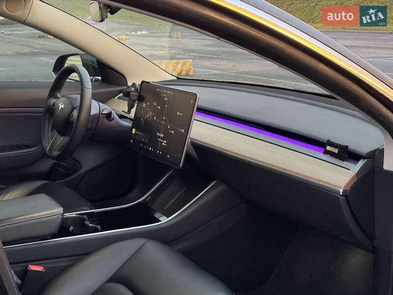 Седан Tesla Model 3 2019 в Львове фото 10 Седан Tesla Model 3 2019 в Львове