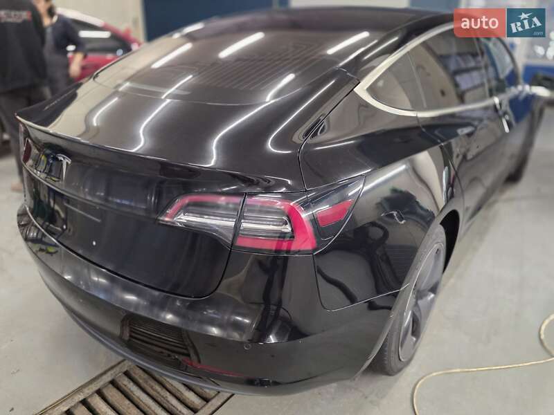 Седан Tesla Model 3 2018 в Львове фото 23 Седан Tesla Model 3 2018 в Львове