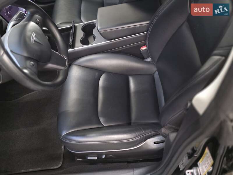 Седан Tesla Model 3 2018 в Львове фото 24 Седан Tesla Model 3 2018 в Львове