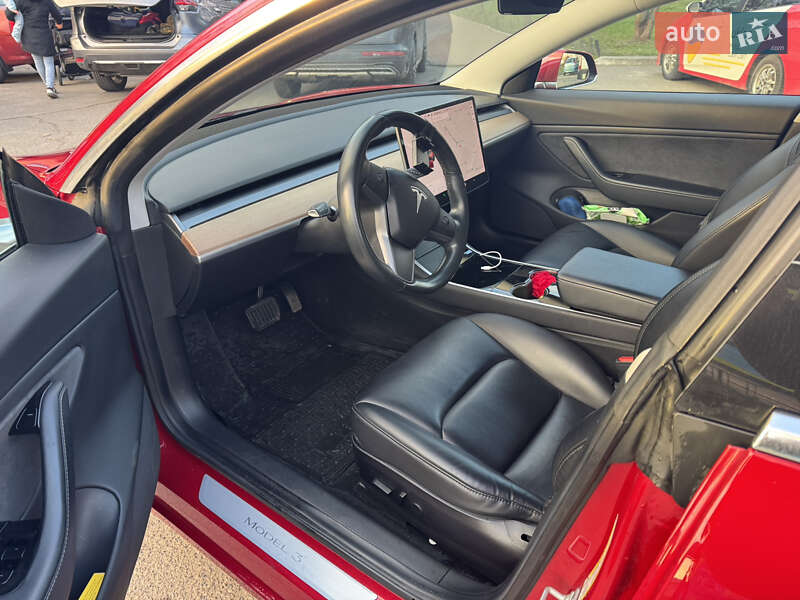 Седан Tesla Model 3 2018 в Киеве