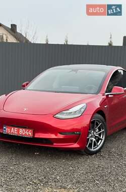 Седан Tesla Model 3 2020 в Луцке