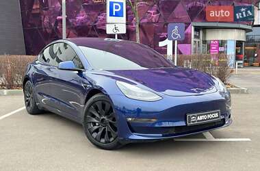Седан Tesla Model 3 2022 в Киеве