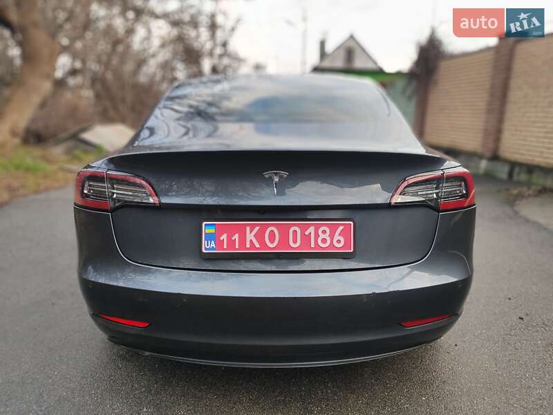 Седан Tesla Model 3 2020 в Киеве