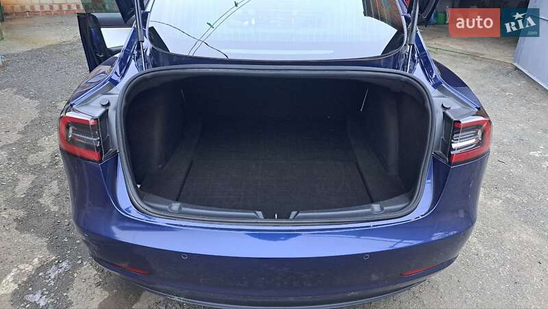Седан Tesla Model 3 2018 в Харькове