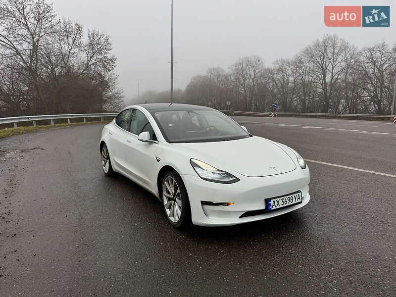 Tesla Model 3 2020