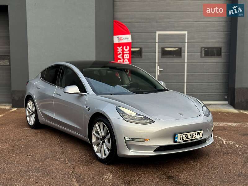 Седан Tesla Model 3 2018 в Киеве