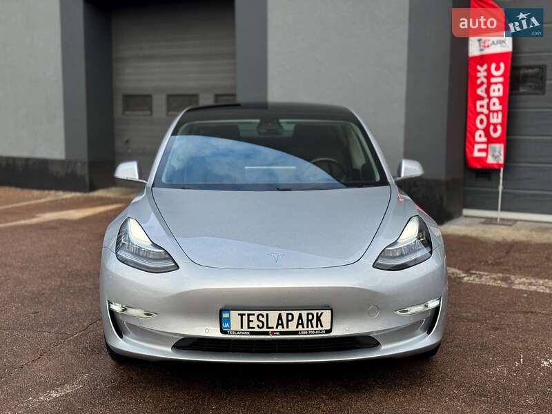 Седан Tesla Model 3 2018 в Киеве
