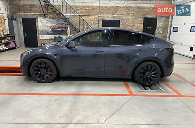 Седан Tesla Model 3 2022 в Ужгороді
