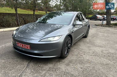 Седан Tesla Model 3 2024 в Кременчуге