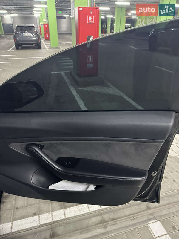 Седан Tesla Model 3 2019 в Киеве фото 29 Седан Tesla Model 3 2019 в Киеве