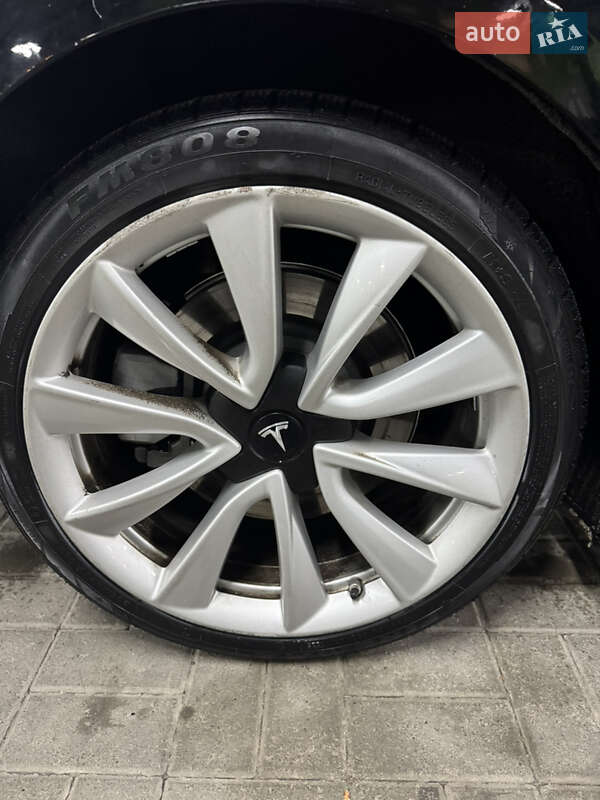 Седан Tesla Model 3 2019 в Киеве фото 39 Седан Tesla Model 3 2019 в Киеве