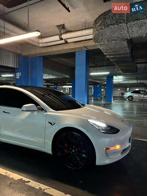 Седан Tesla Model 3 2020 в Львове фото 6 Седан Tesla Model 3 2020 в Львове