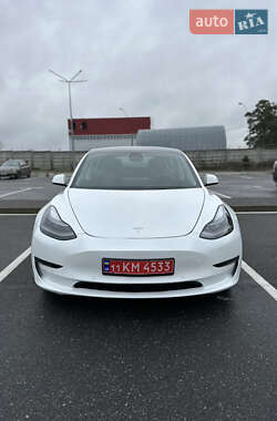 Седан Tesla Model 3 2022 в Киеве