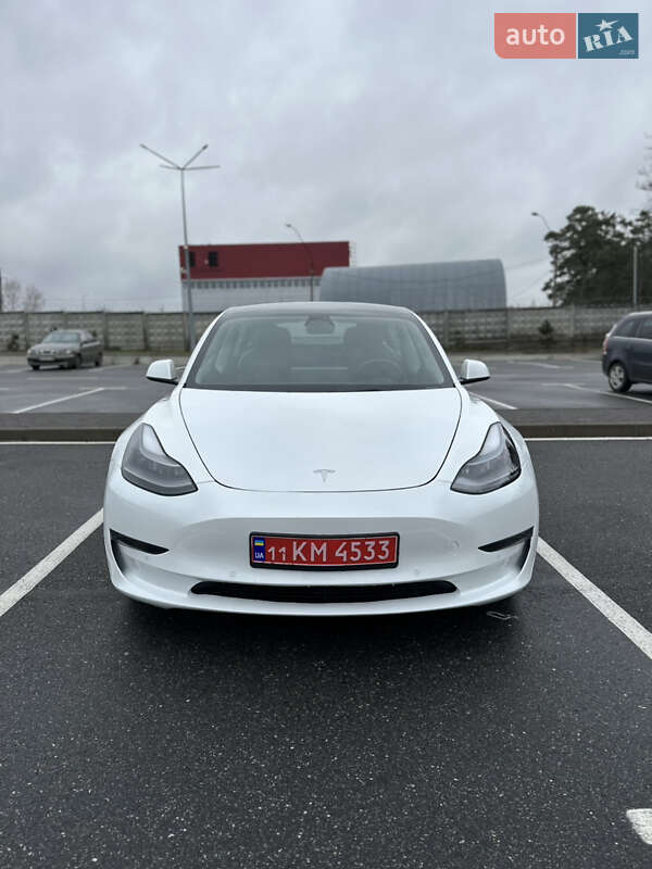 Tesla Model 3 2022