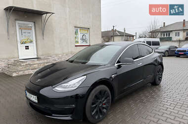Седан Tesla Model 3 2019 в Луцке