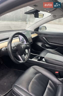 Седан Tesla Model 3 2017 в Львове