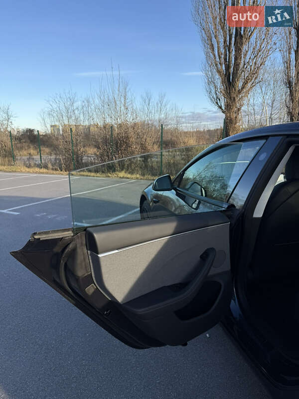 Седан Tesla Model 3 2025 в Киеве фото 19 Седан Tesla Model 3 2025 в Киеве
