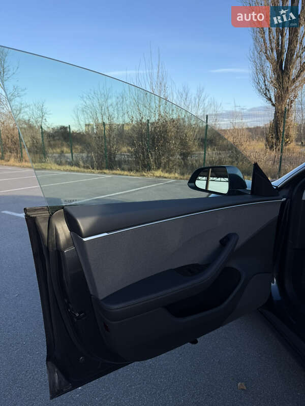 Седан Tesla Model 3 2025 в Киеве фото 24 Седан Tesla Model 3 2025 в Киеве