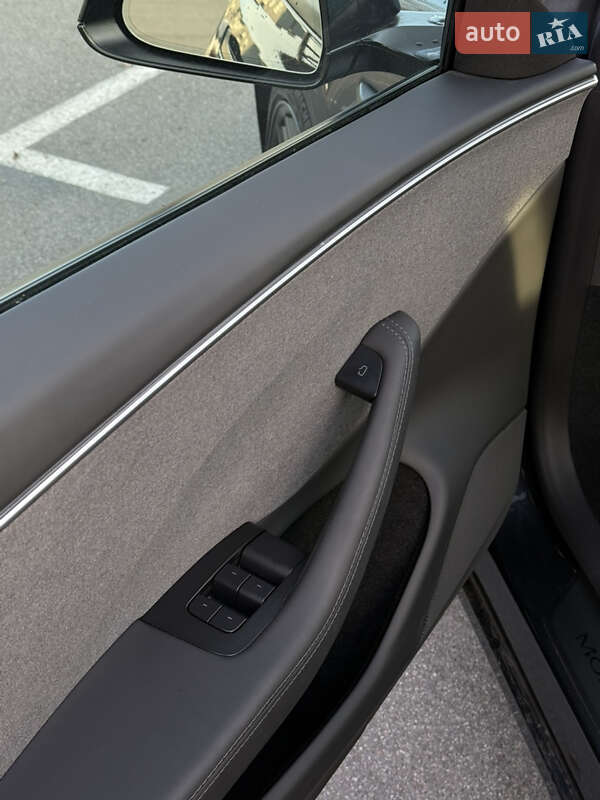 Седан Tesla Model 3 2025 в Киеве фото 36 Седан Tesla Model 3 2025 в Киеве