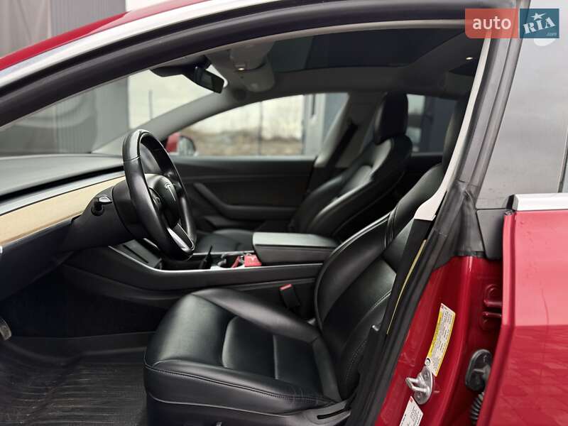 Седан Tesla Model 3 2018 в Львове фото 19 Седан Tesla Model 3 2018 в Львове