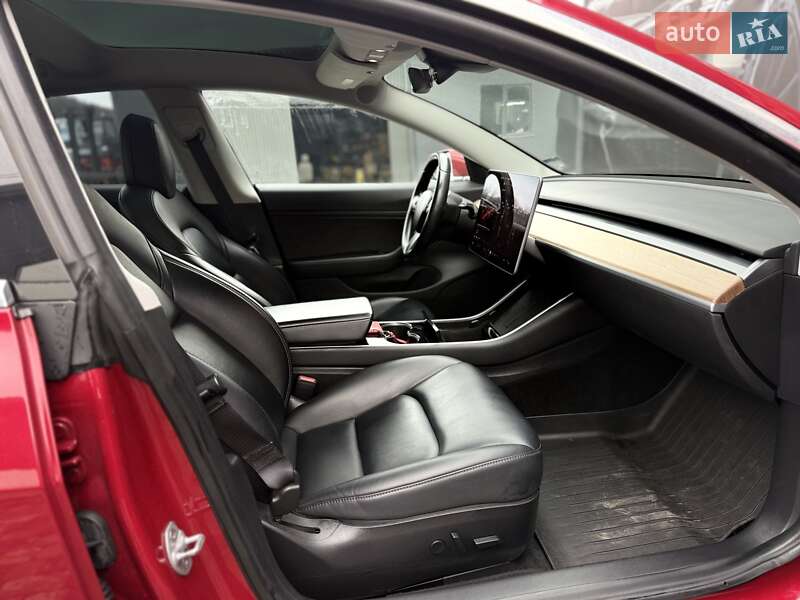 Седан Tesla Model 3 2018 в Львове фото 34 Седан Tesla Model 3 2018 в Львове