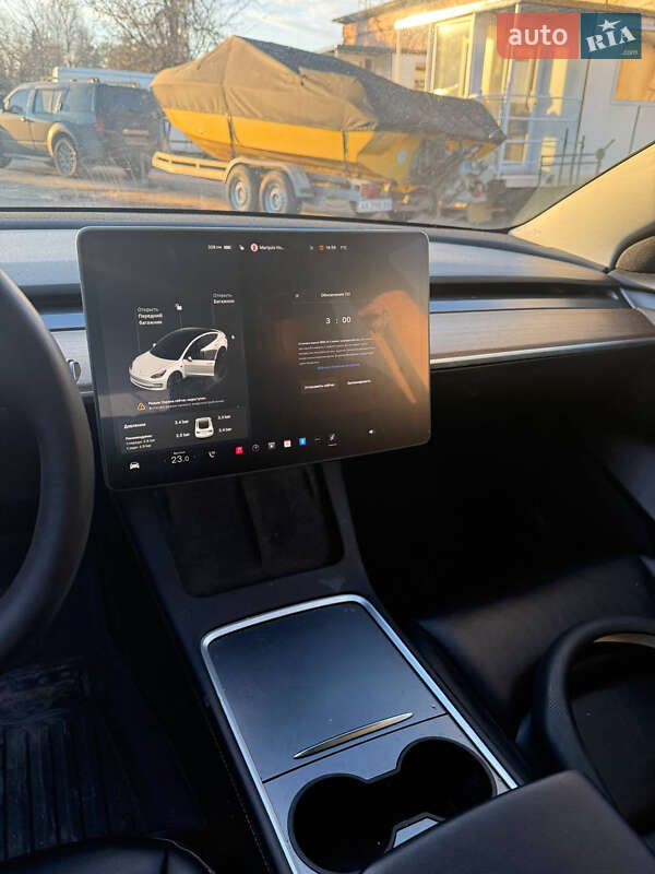 Седан Tesla Model 3 2022 в Киеве фото 20 Седан Tesla Model 3 2022 в Киеве
