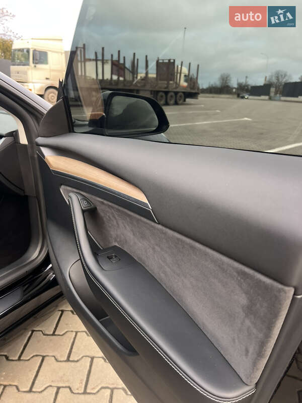 Седан Tesla Model 3 2023 в Луцке фото 35 Седан Tesla Model 3 2023 в Луцке