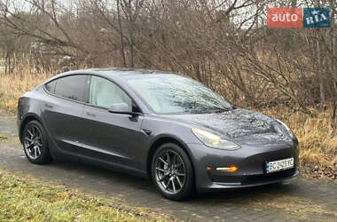 Седан Tesla Model 3 2023 в Львове