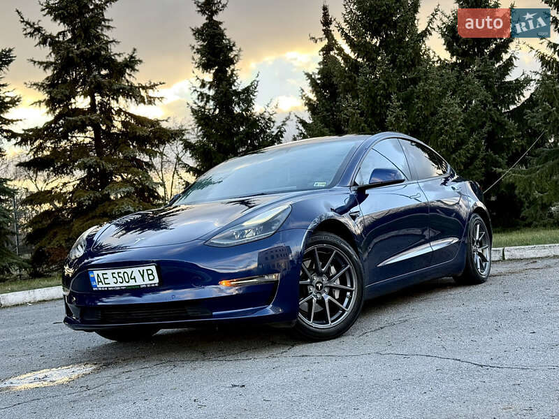 Седан Tesla Model 3 2021 в Днепре фото Седан Tesla Model 3 2021 в Днепре
