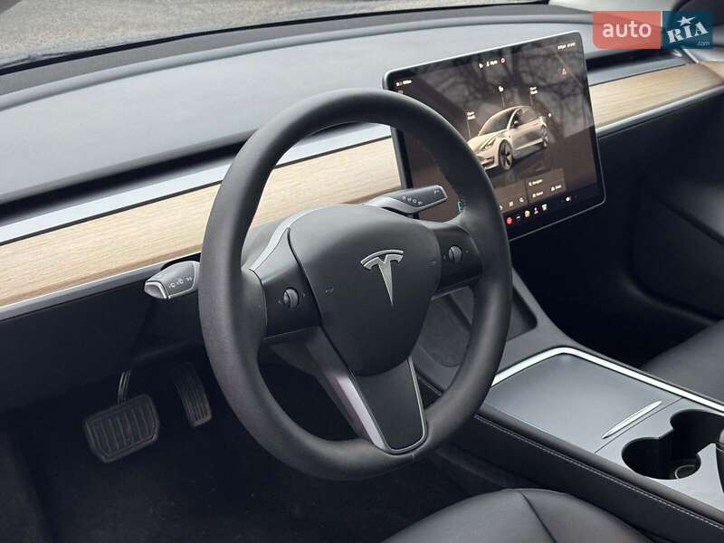 Седан Tesla Model 3 2023 в Виннице