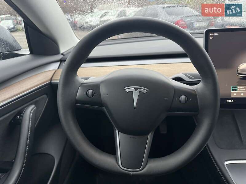 Седан Tesla Model 3 2023 в Виннице