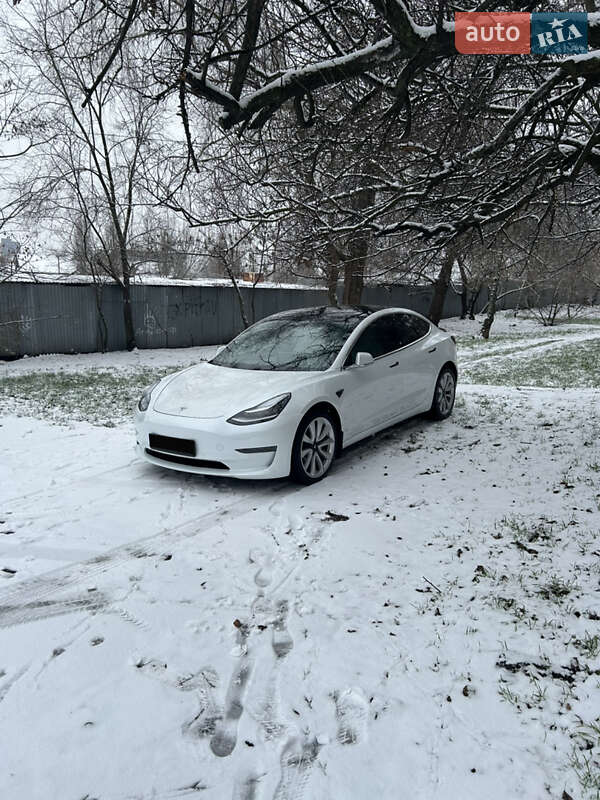Седан Tesla Model 3 2019 в Киеве фото 4 Седан Tesla Model 3 2019 в Киеве