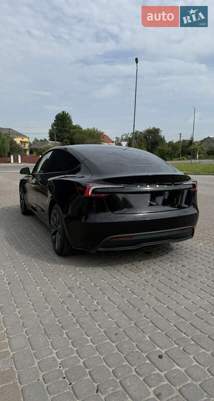 Седан Tesla Model 3 2024 в Городке