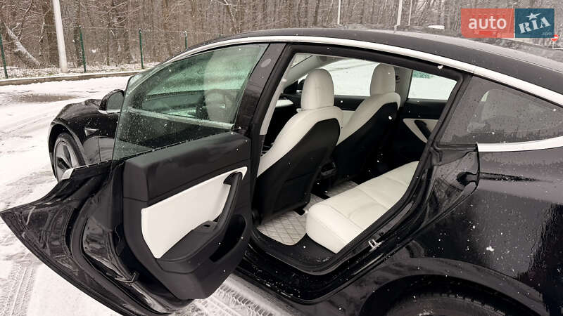 Седан Tesla Model 3 2019 в Киеве фото 20 Седан Tesla Model 3 2019 в Киеве