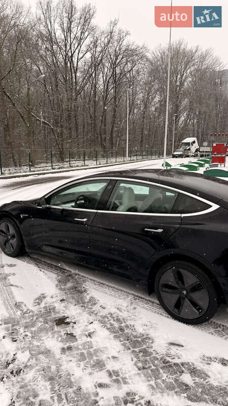 Седан Tesla Model 3 2019 в Киеве фото 37 Седан Tesla Model 3 2019 в Киеве