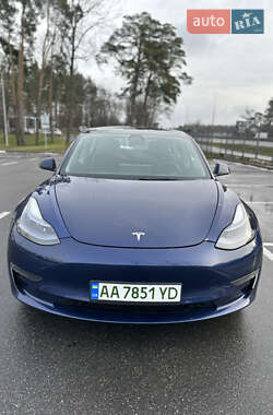 Седан Tesla Model 3 2022 в Киеве