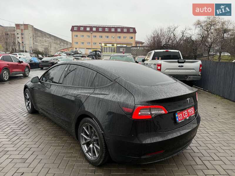 Седан Tesla Model 3 2021 в Луцке фото 4 Седан Tesla Model 3 2021 в Луцке